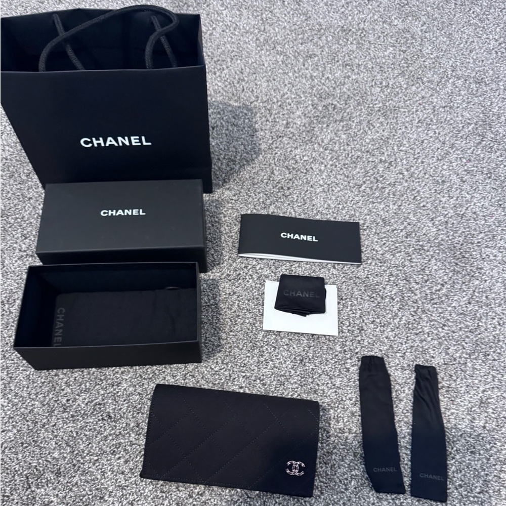 LIKE NEW๐CHANEL GLASSES W/CRISTAL LENSES - Picture 12 of 16